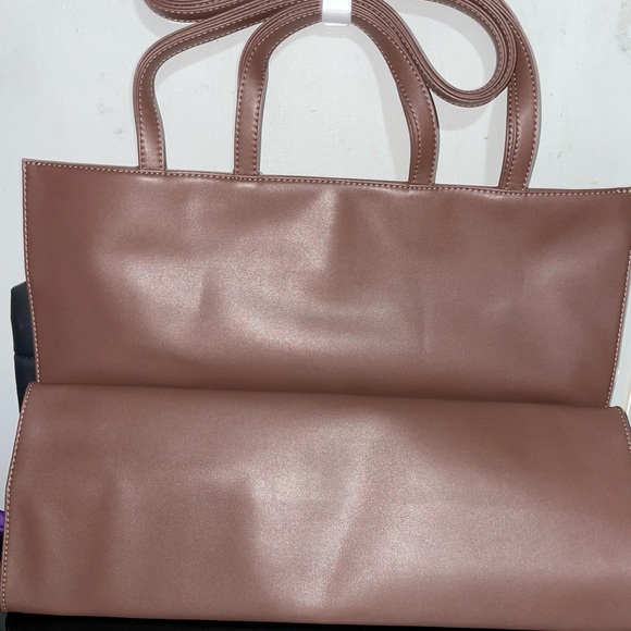 Large Chocolate Telfar Bag - Picture 2 of 6